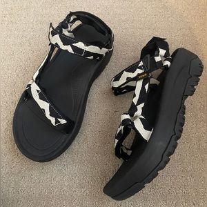 TEVA Hurricane XLT2 Ampsole sandals 🎬